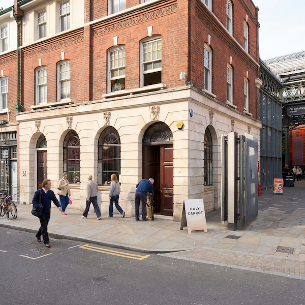 HOLY CARROT, SPITALFIELDS | LIGHTING SUPPLY | PHOTOGRAPHY BY OLLIE TOMLINSON