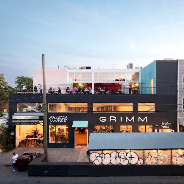 BROOKLYN BREWERY AND PIZZERIA, NEW YORK | LIGHTING SUPPLY - DYKE & DEAN | PHOTOGRAPHY - NICHOLAS VENEZIA | DESIGN - BENCH ARCHITECTURE - DYKE & DEAN