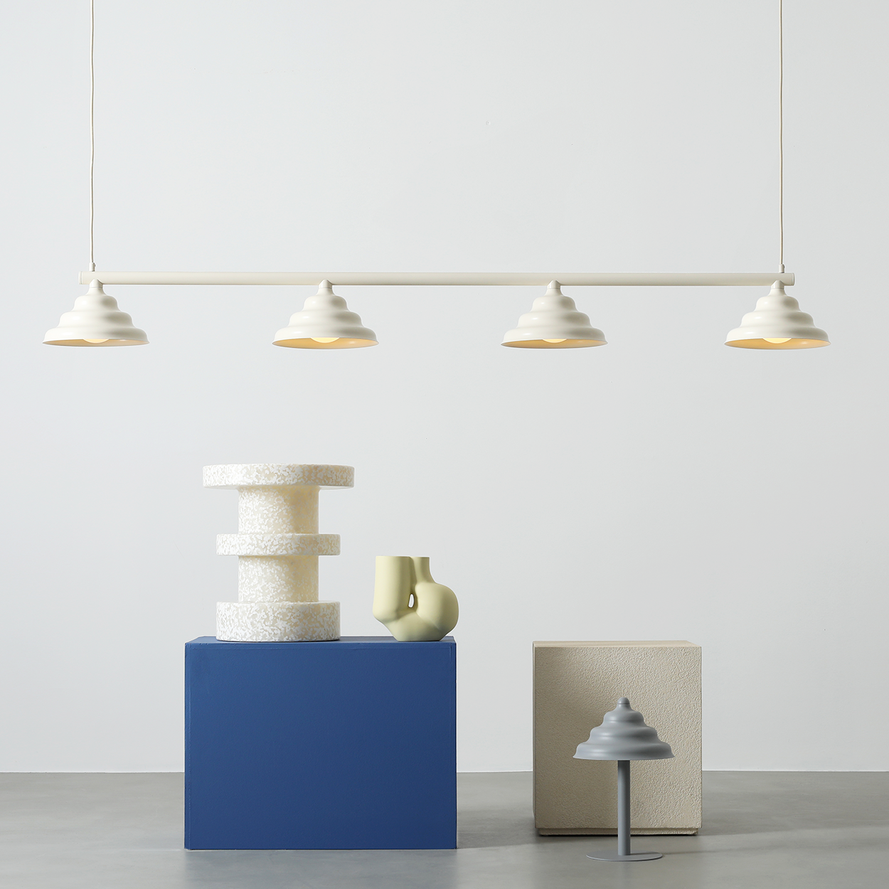WAVE SUSPENSION BAR PENDANT 4 LIGHT GREY