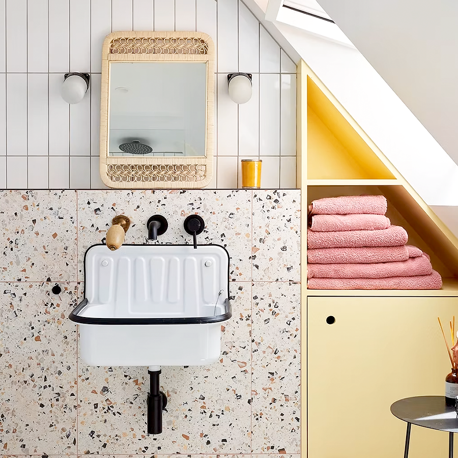 BLACK CERAMIC MOUNTED WALL LIGHT FROSTED E27