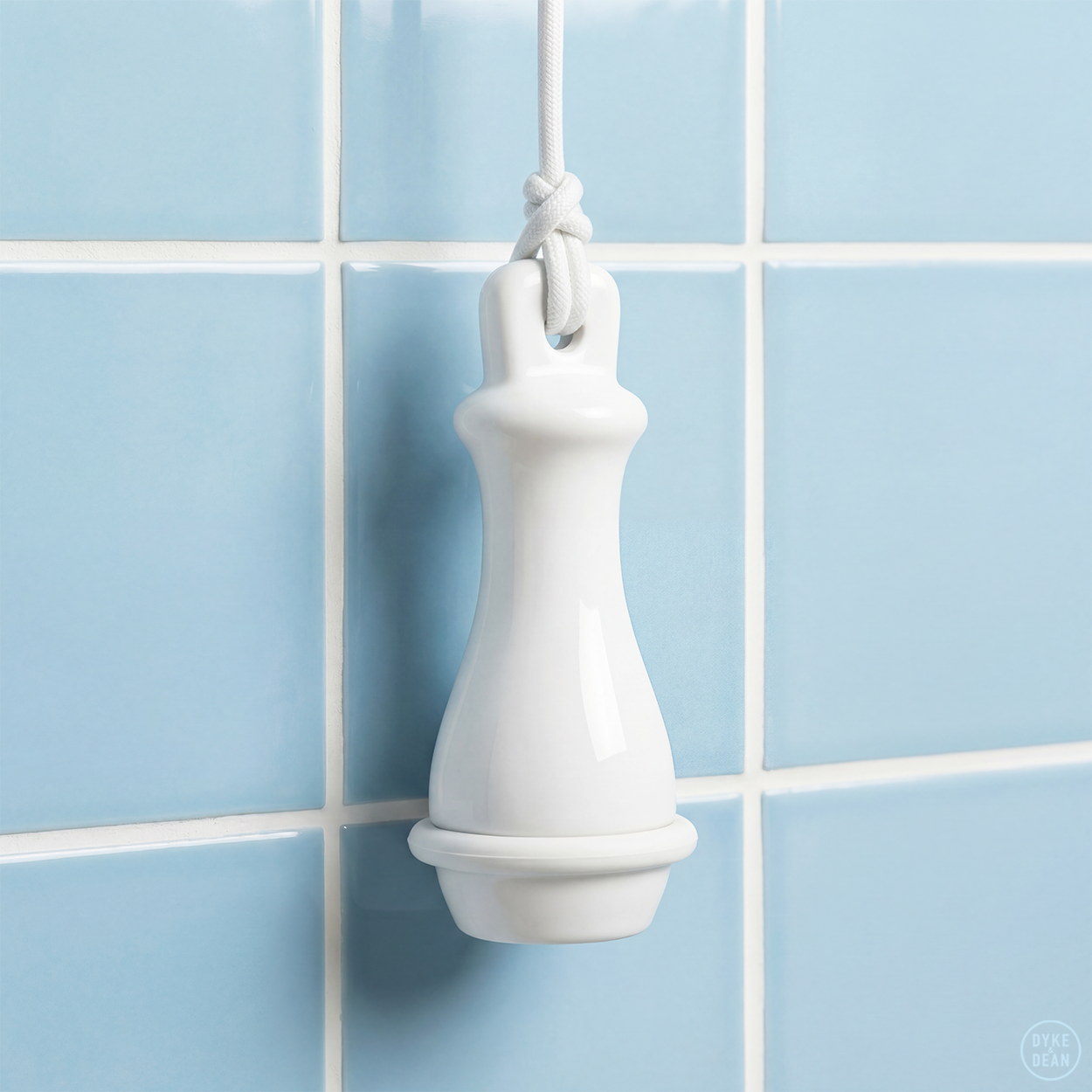 WHITE PORCELAIN PULL HANDLE
