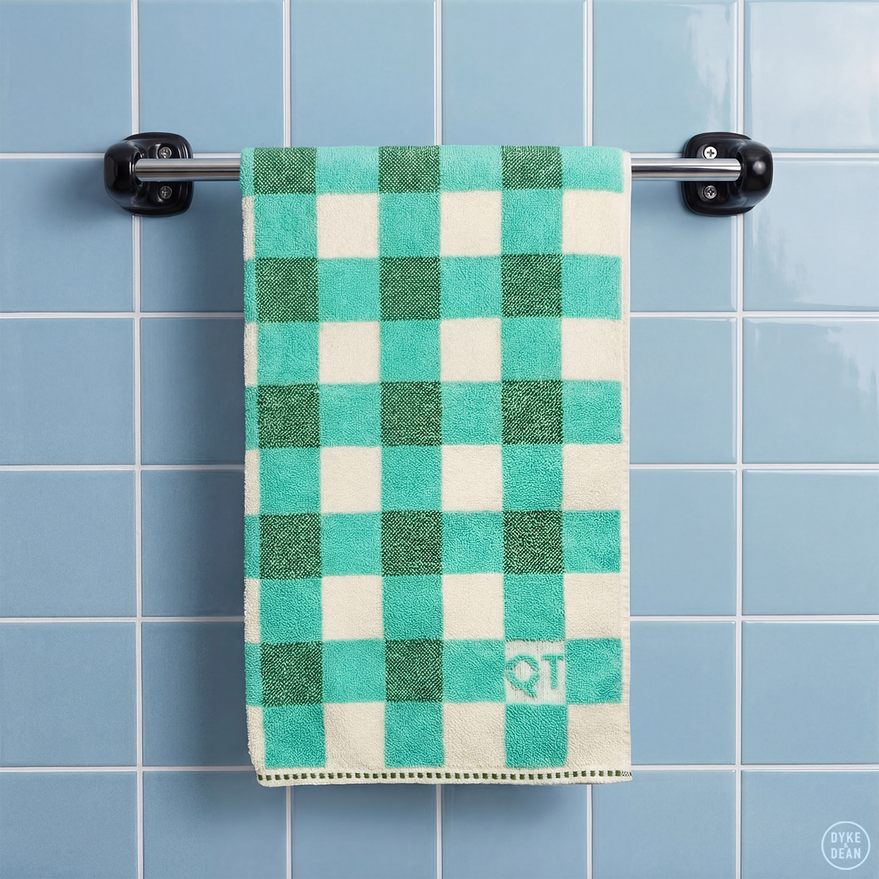 TRADITIONAL PORCELAIN TOWEL BAR SET BLACK