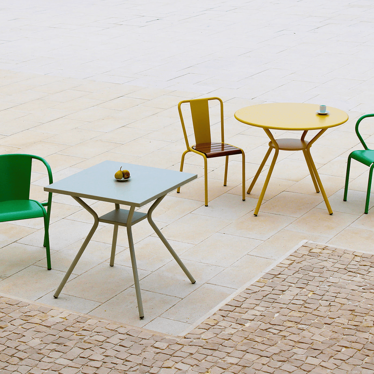 ADICO ALVA ROUND TABLE - DYKE & DEAN