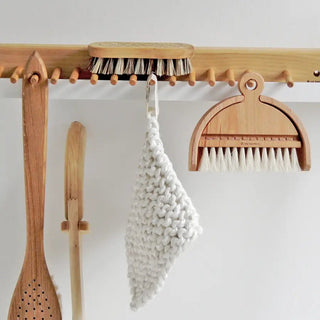 BATH BRUSH WITH HANDLE - DYKE & DEAN