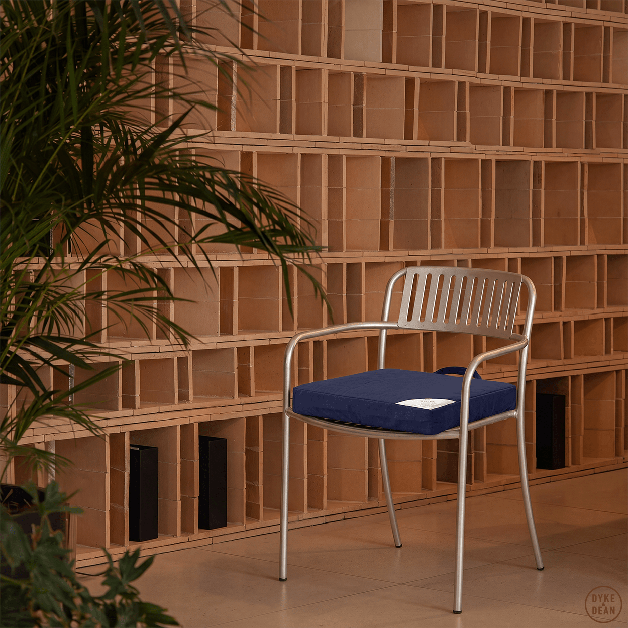 BLOCK SEAT CUSHION NAVY - DYKE & DEAN