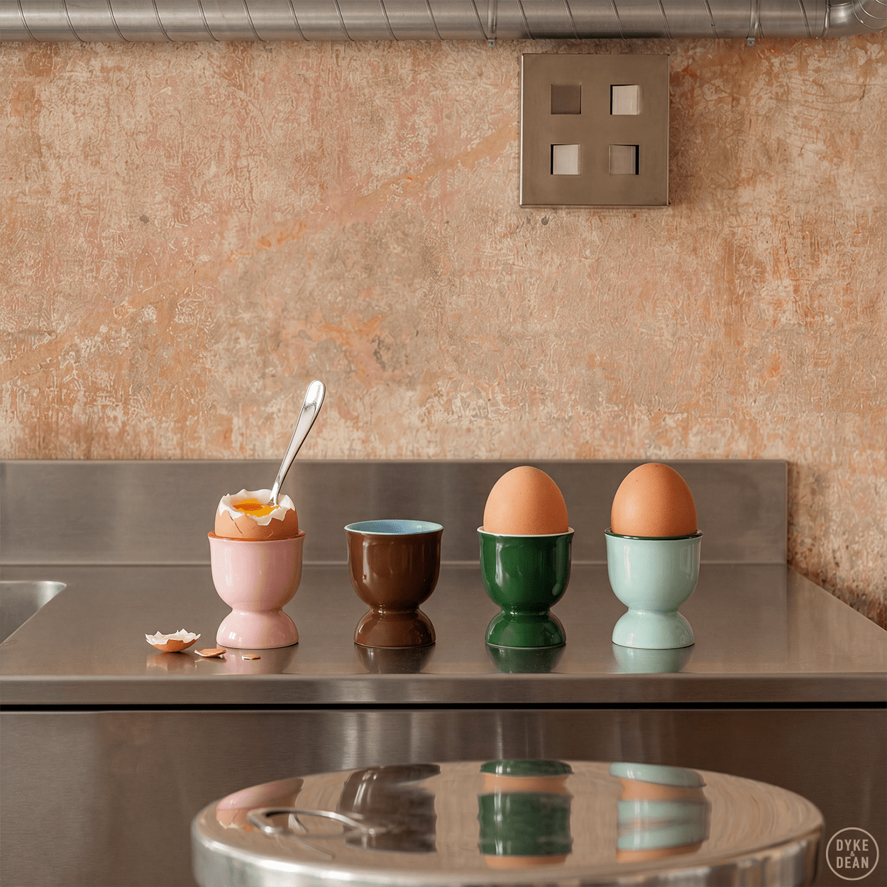 DYKE & DEAN CERAMIC EGG CUP PINK RED RIM - DYKE & DEAN