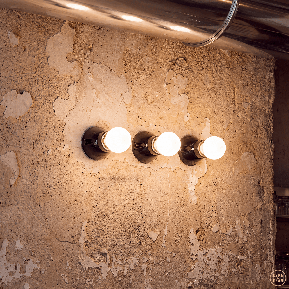 DYKE & DEAN FIXED SOCKET BLACK CERAMIC LAMP - DYKE & DEAN