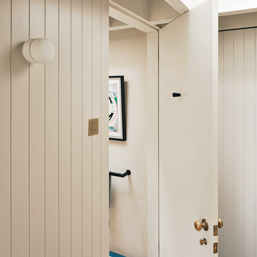 IFO ELECTRIC 140/115 PORCELAIN WHITE IP44 LED - DYKE & DEAN