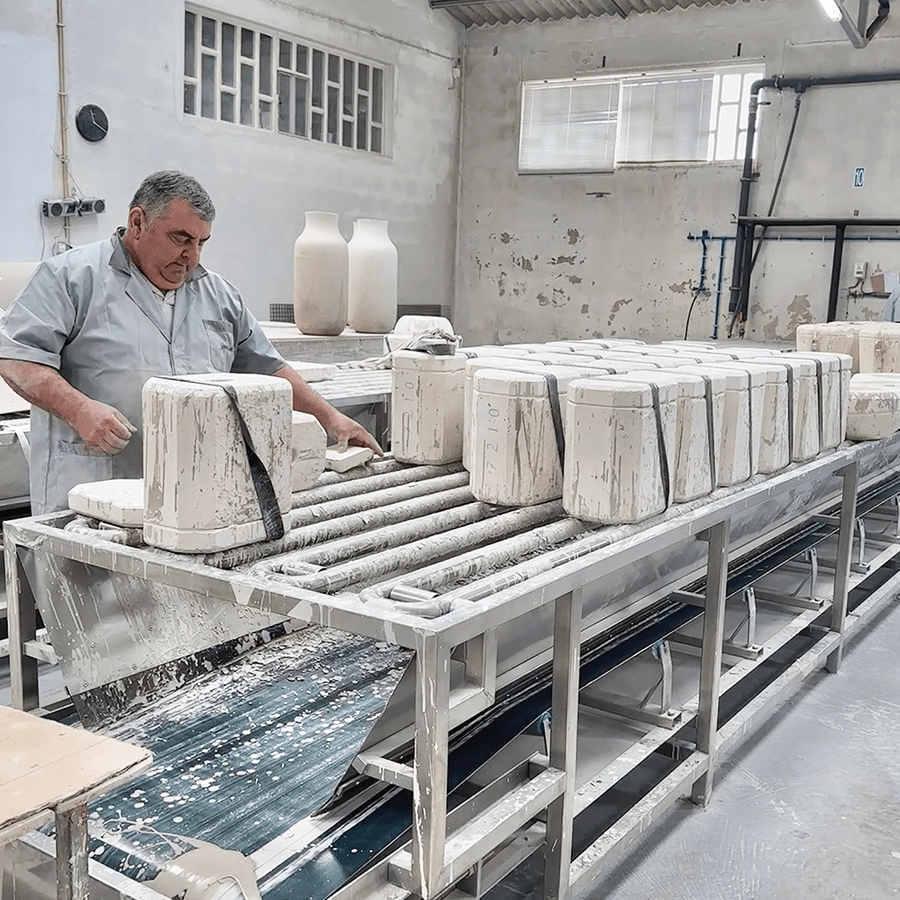 KOTI B PIDAT BIRDHOUSE BRICK RED - DYKE & DEAN