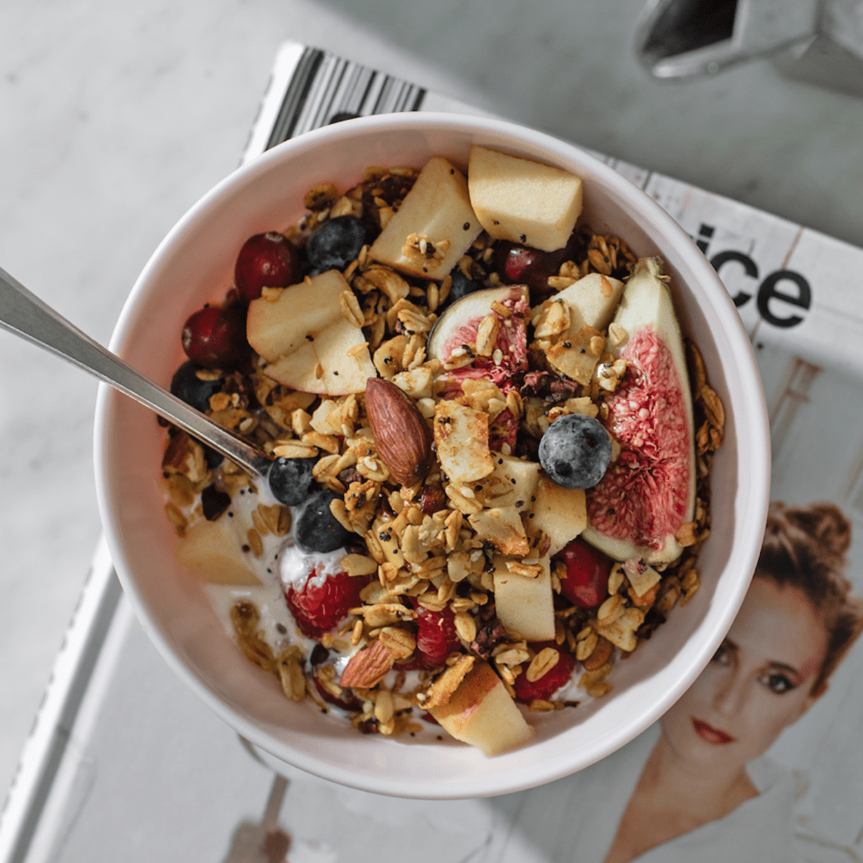 ORGANIC SOUR CHERRY, ALMOND & CACAO GRANOLA - DYKE & DEAN