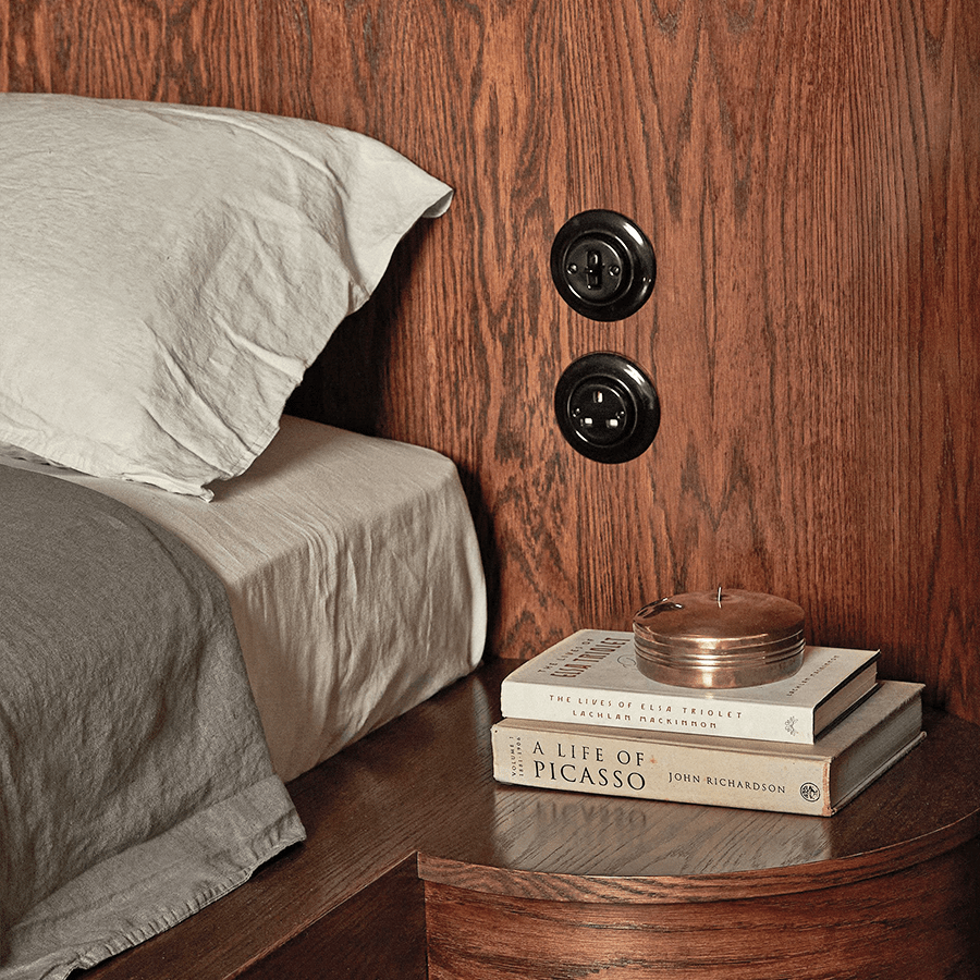 PORCELAIN WALL SOCKET UK PASTEL BLUE - DYKE & DEAN