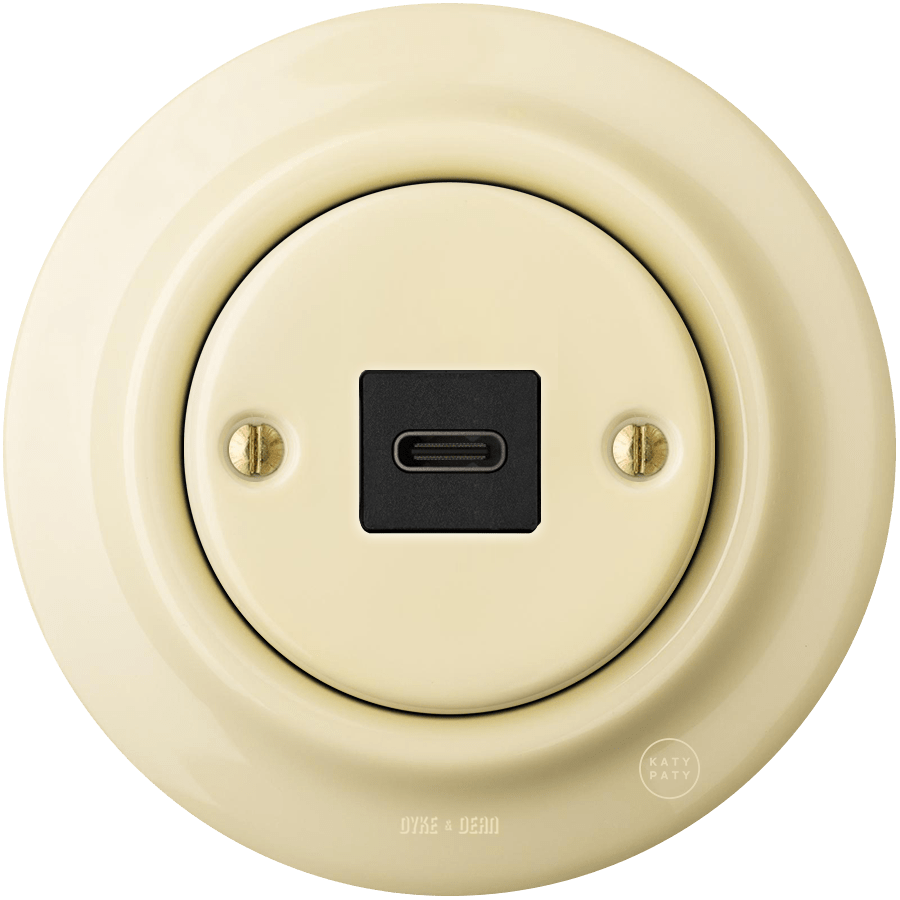 PORCELAIN WALL SOCKET VANILLA USB - C - DYKE & DEAN