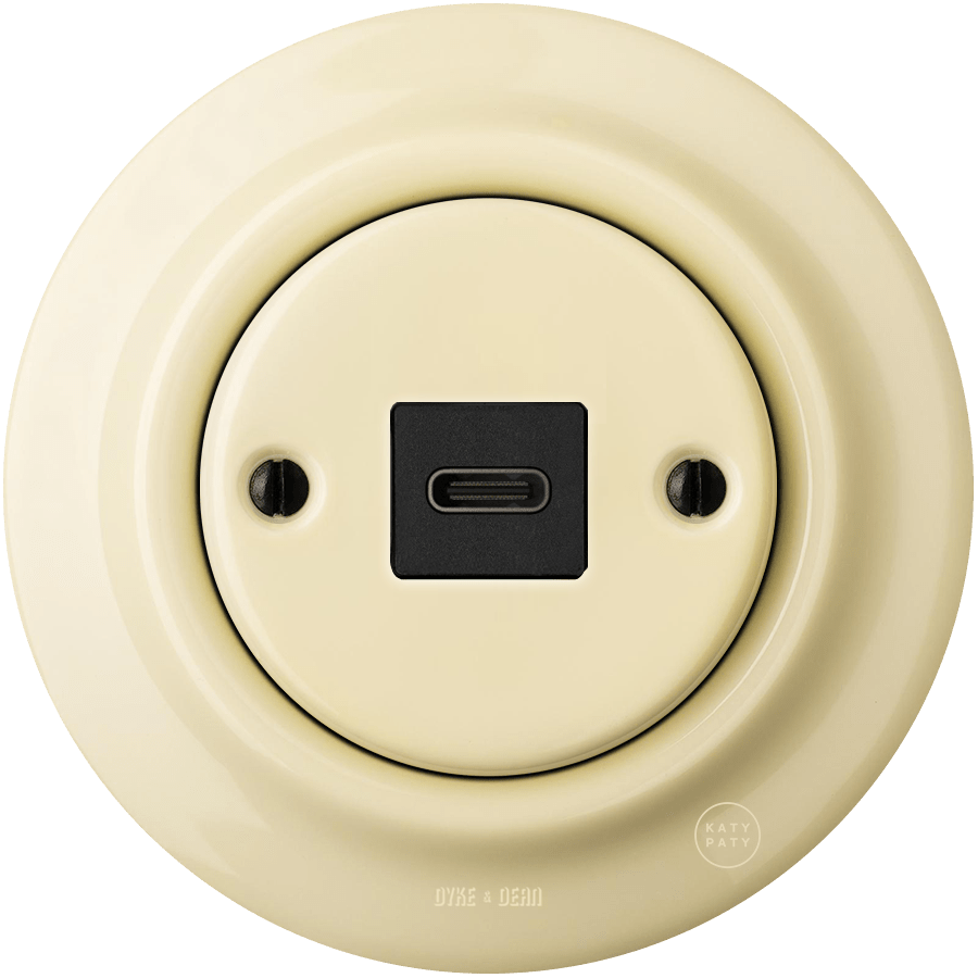PORCELAIN WALL SOCKET VANILLA USB - C - DYKE & DEAN