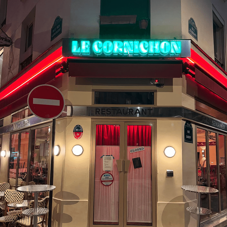 ROUND BULKHEAD BLACK DUROPLAST CLEAR GLASS - DYKE & DEAN