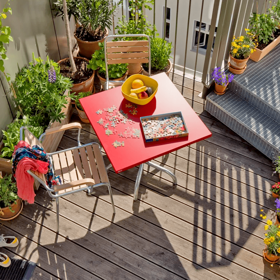SLATTED WOOD STACKING CHAIR COLOUR