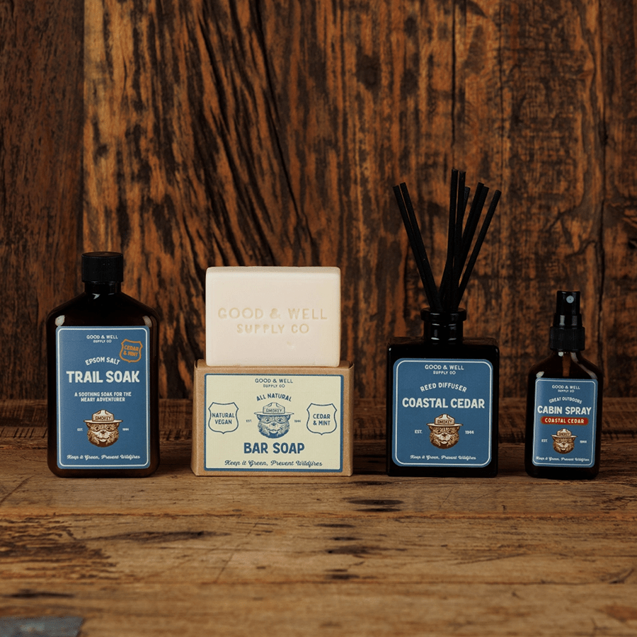 SMOKEY BEAR TRAIL BATH SOAK CEDAR & MINT - DYKE & DEAN