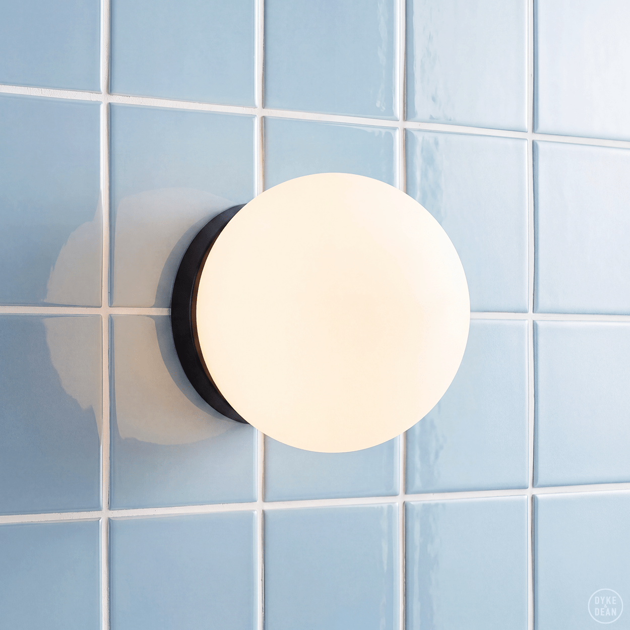 SPHERE LAMP BLACK BASE 200mm - DYKE & DEAN
