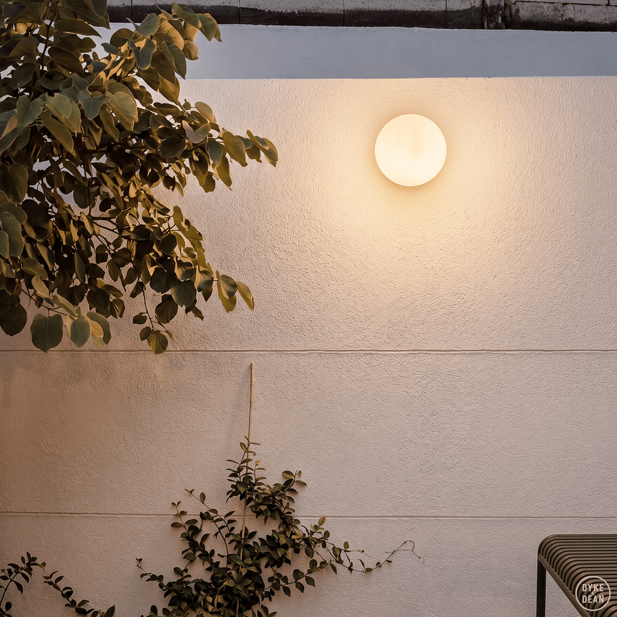 SPHERE LAMP WHITE BASE 200mm - DYKE & DEAN
