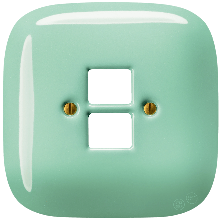 SQUARE PORCELAIN WALL SOCKET MINT PC/USB - DYKE & DEAN