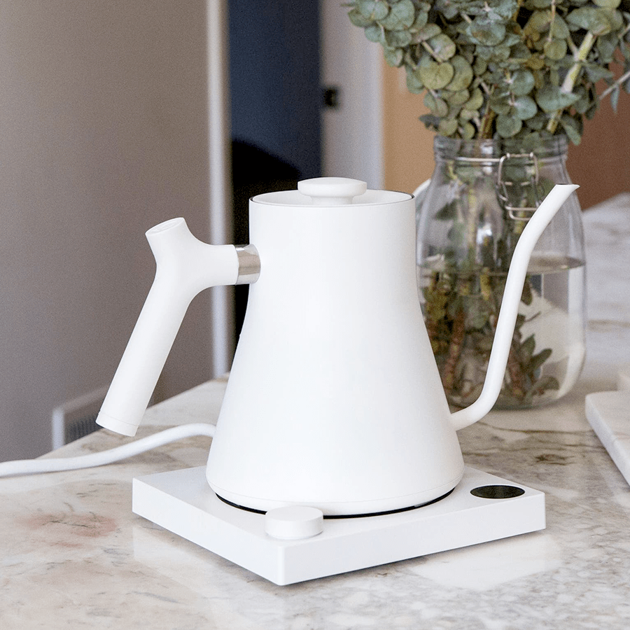 STAGG EKG ELECTRIC KETTLE WHITE UK - DYKE & DEAN