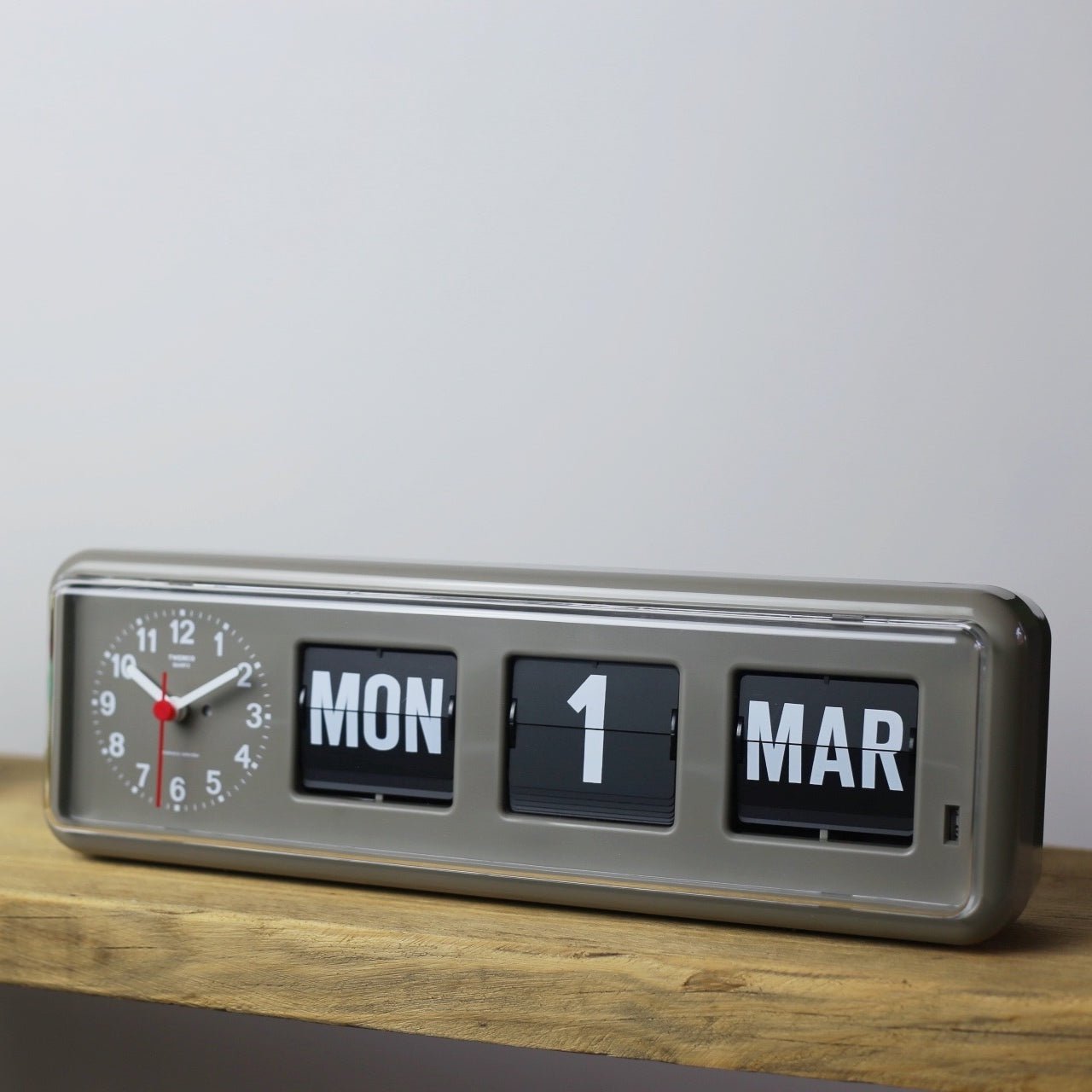 TWEMCO CALENDAR FLIP CLOCK BQ38 GREY DYKE & DEAN