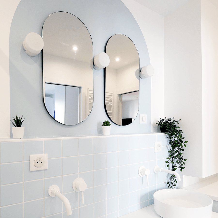 FLAT WHITE PORCELAIN WALL LIGHT IP54