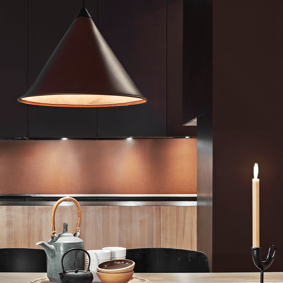 LEATHER CONE LAMP MONTANA - DYKE & DEAN