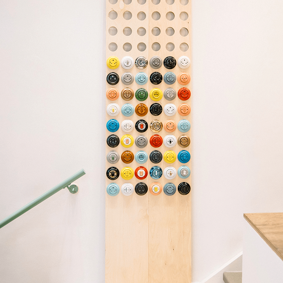 PORCELAIN WALL USB CHARGER CHLOREDO - DYKE & DEAN